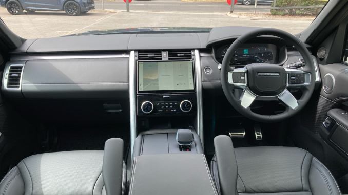 Land Rover Discovery 3.0 D350 Metropolitan Edition 5dr Auto Diesel Station Wagon - Image 9